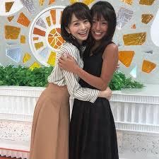 『めざましどようび』の岡副麻希アナ、さらに日焼けして「暗闇と同化しませんか？」の声