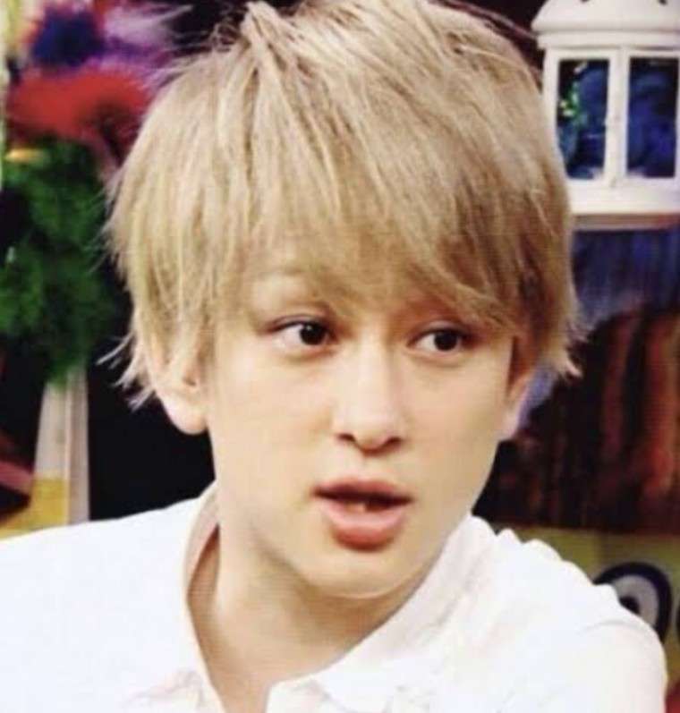 明るいヘアカラーが似合わない人