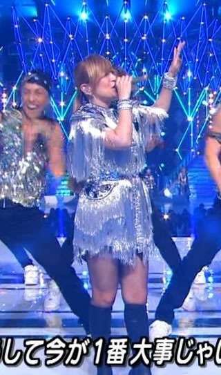 浜崎あゆみ、あの歌姫2人に寄せすぎていると批判殺到「髪型もメイクもパクリ」「これは意識しすぎ」