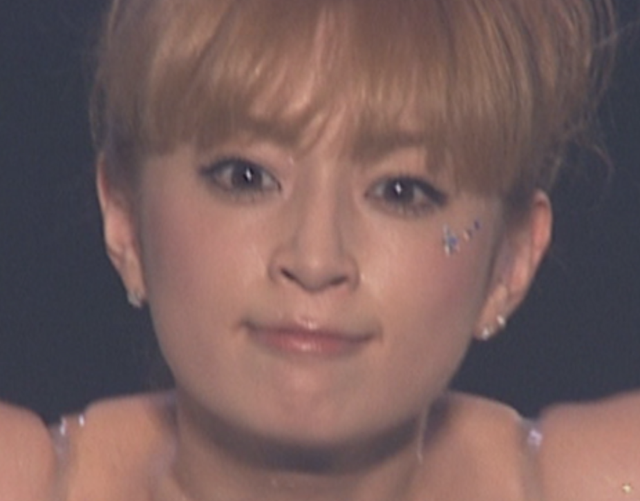 浜崎あゆみ、あの歌姫2人に寄せすぎていると批判殺到「髪型もメイクもパクリ」「これは意識しすぎ」