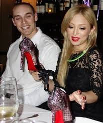 浜崎あゆみ、あの歌姫2人に寄せすぎていると批判殺到「髪型もメイクもパクリ」「これは意識しすぎ」