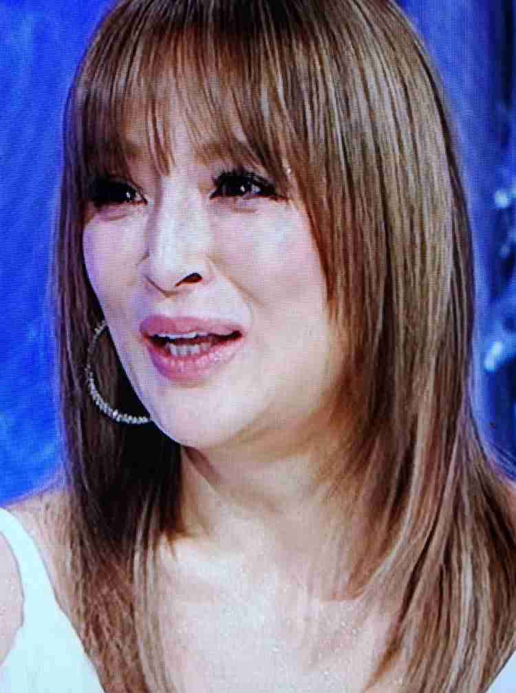 浜崎あゆみ、あの歌姫2人に寄せすぎていると批判殺到「髪型もメイクもパクリ」「これは意識しすぎ」