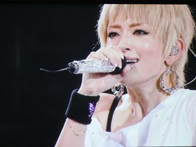 浜崎あゆみ、あの歌姫2人に寄せすぎていると批判殺到「髪型もメイクもパクリ」「これは意識しすぎ」