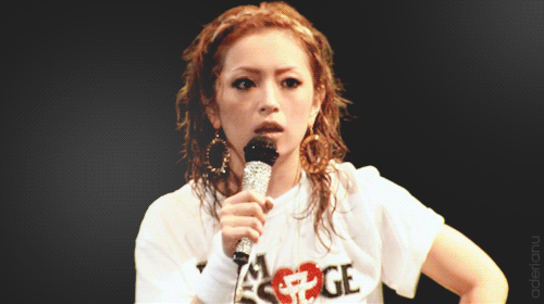 浜崎あゆみ、あの歌姫2人に寄せすぎていると批判殺到「髪型もメイクもパクリ」「これは意識しすぎ」