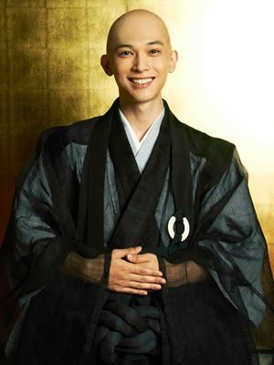 吉沢亮、恋人の特権は「吉沢亮の顔面を一番近くで見られます」【100問100答企画 vol.3】