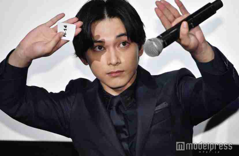 吉沢亮、恋人の特権は「吉沢亮の顔面を一番近くで見られます」【100問100答企画 vol.3】