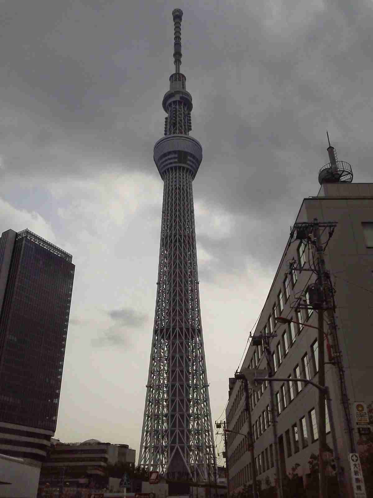 東京タワーかスカイツリーの画像を貼るトピ