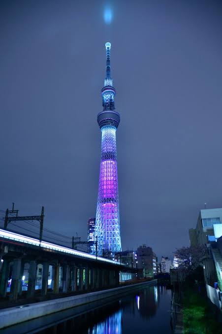 東京タワーかスカイツリーの画像を貼るトピ