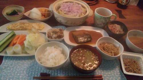 朝にドカ食いしてる人