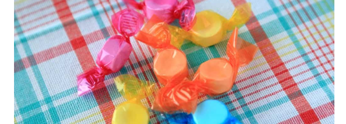 ラムネ菓子好きな人～！