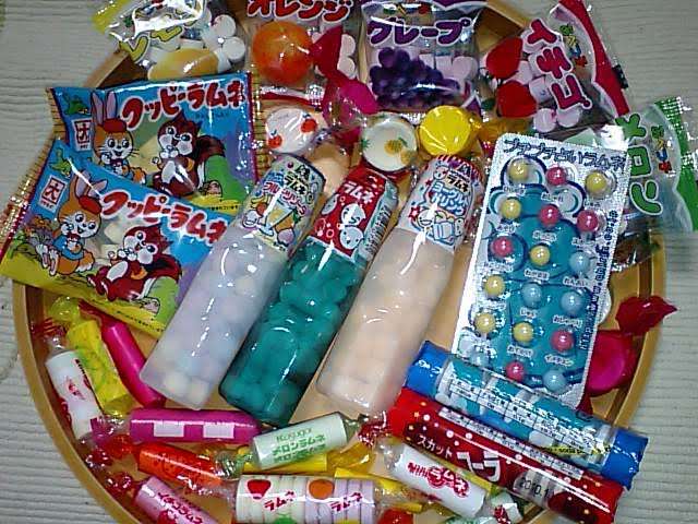 ラムネ菓子好きな人～！