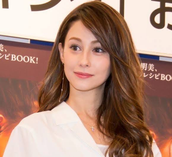 「英語の勉強は？」 ダレノガレ明美、ユーチューバーデビューも賛否 動画の内容は…