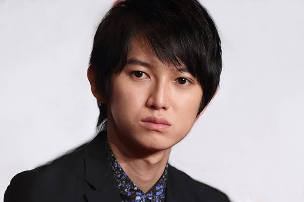 美形か美形でないか見る人によって意見が分かれそうな有名人