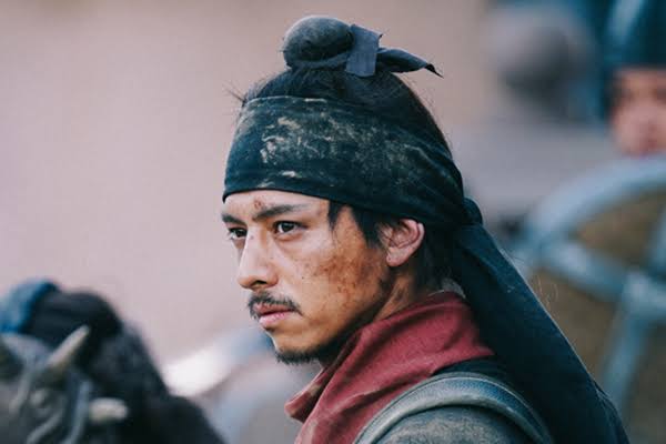 美形か美形でないか見る人によって意見が分かれそうな有名人