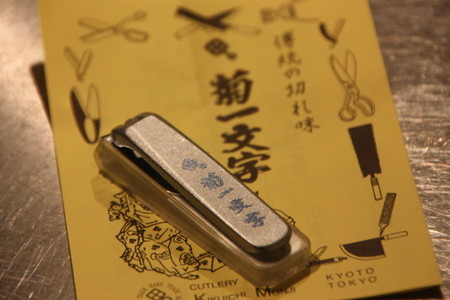 海外の人に喜ばれた日本の商品やお菓子はなんですか?