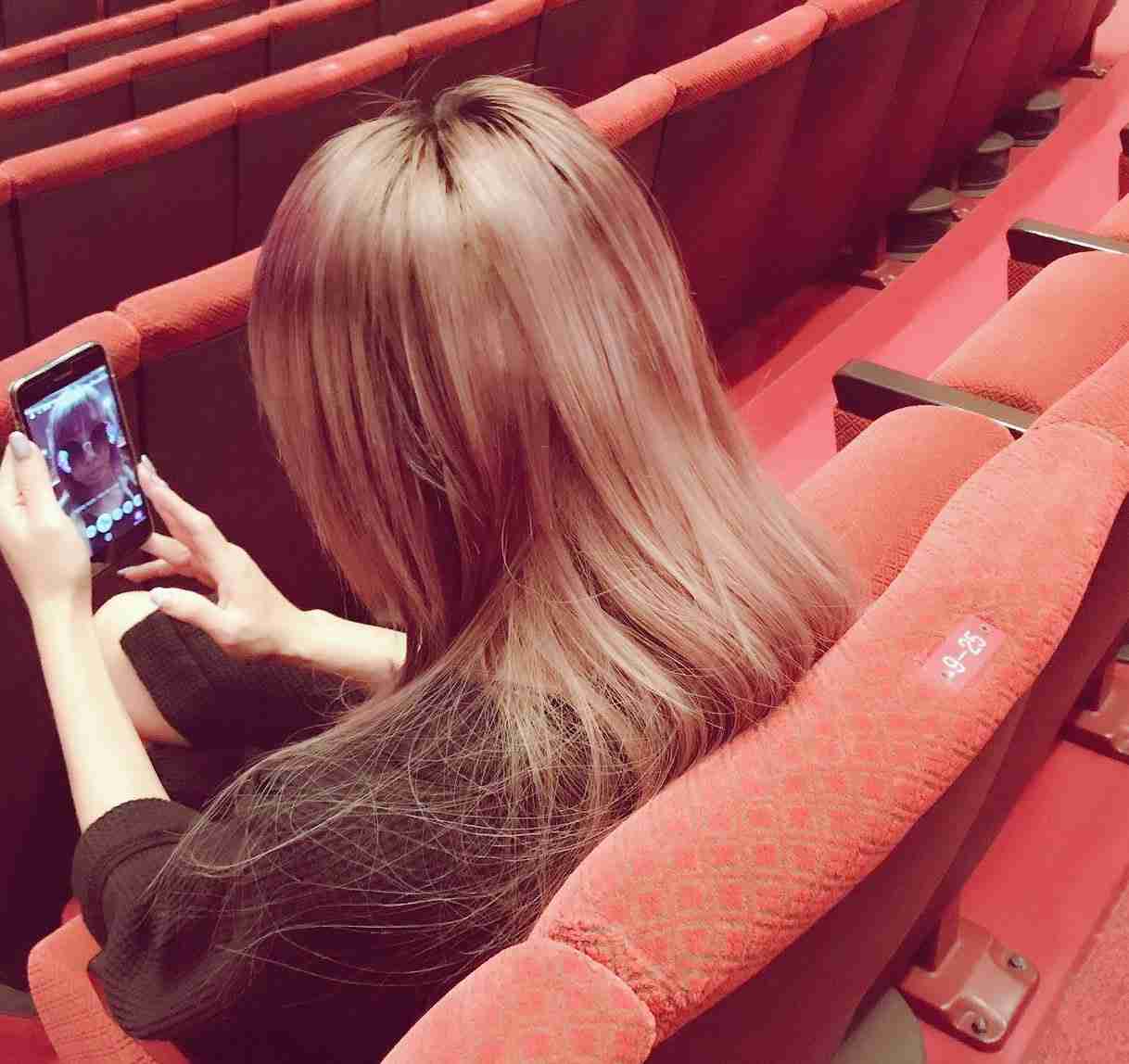 倖田來未、美腹筋際立つステージ衣装のオフショット公開し反響「腹筋ヤバイね」「ママには見えん」