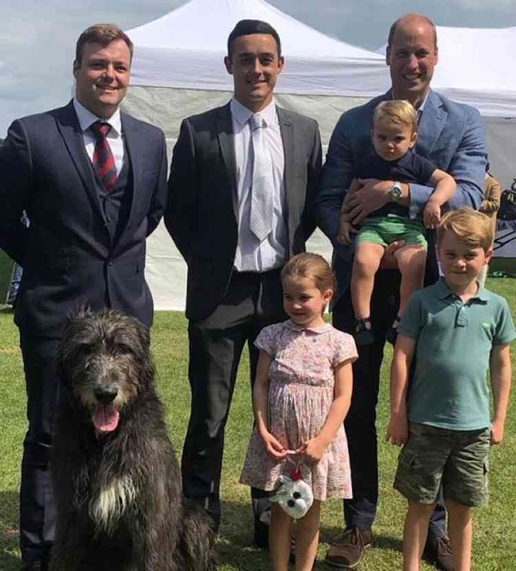 ジョージ英王子が6歳に、イングランド代表のユニフォーム姿公開