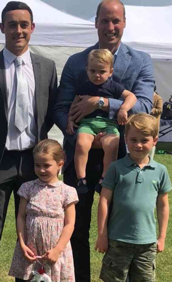 ジョージ英王子が6歳に、イングランド代表のユニフォーム姿公開