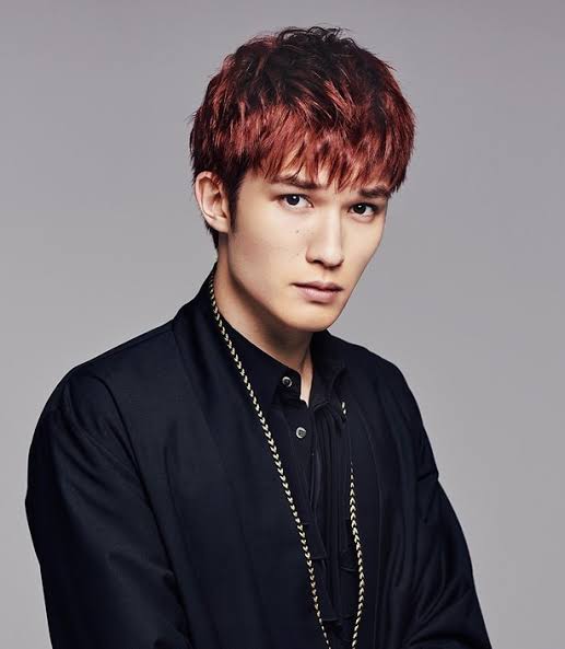 SixTONES、黒髪&制服姿!期間限定の新CMで