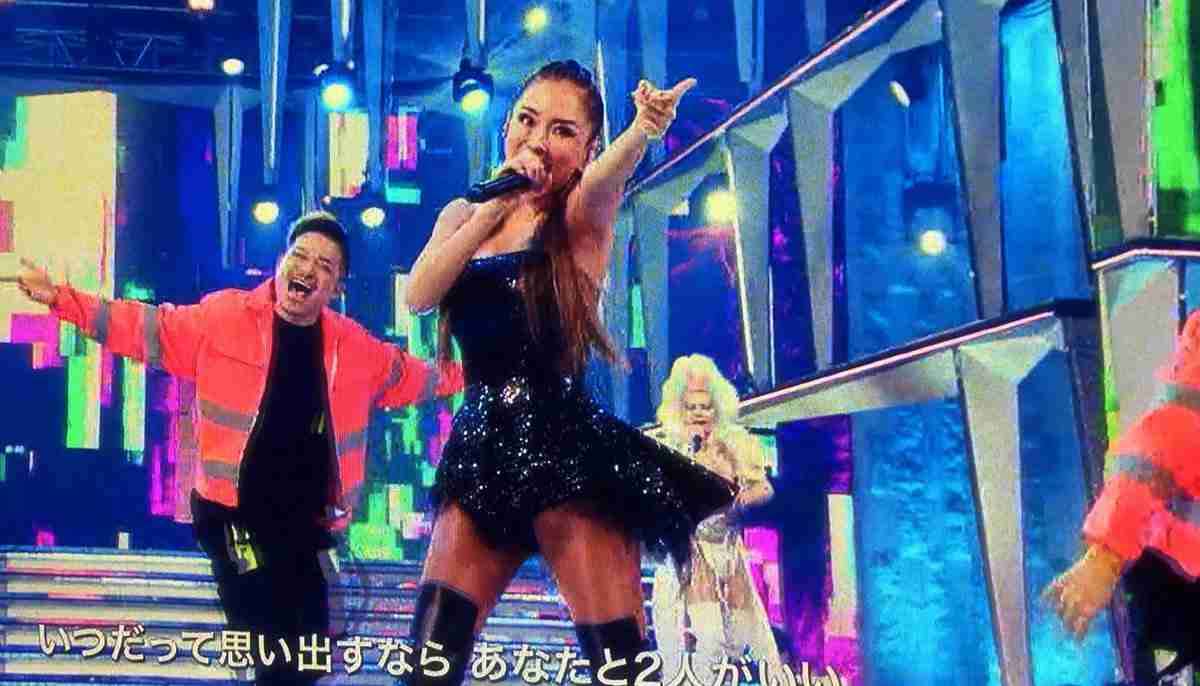 浜崎あゆみ、ハワイでの美脚ショット公開に「何しても可愛い」「マックが高級に見える」