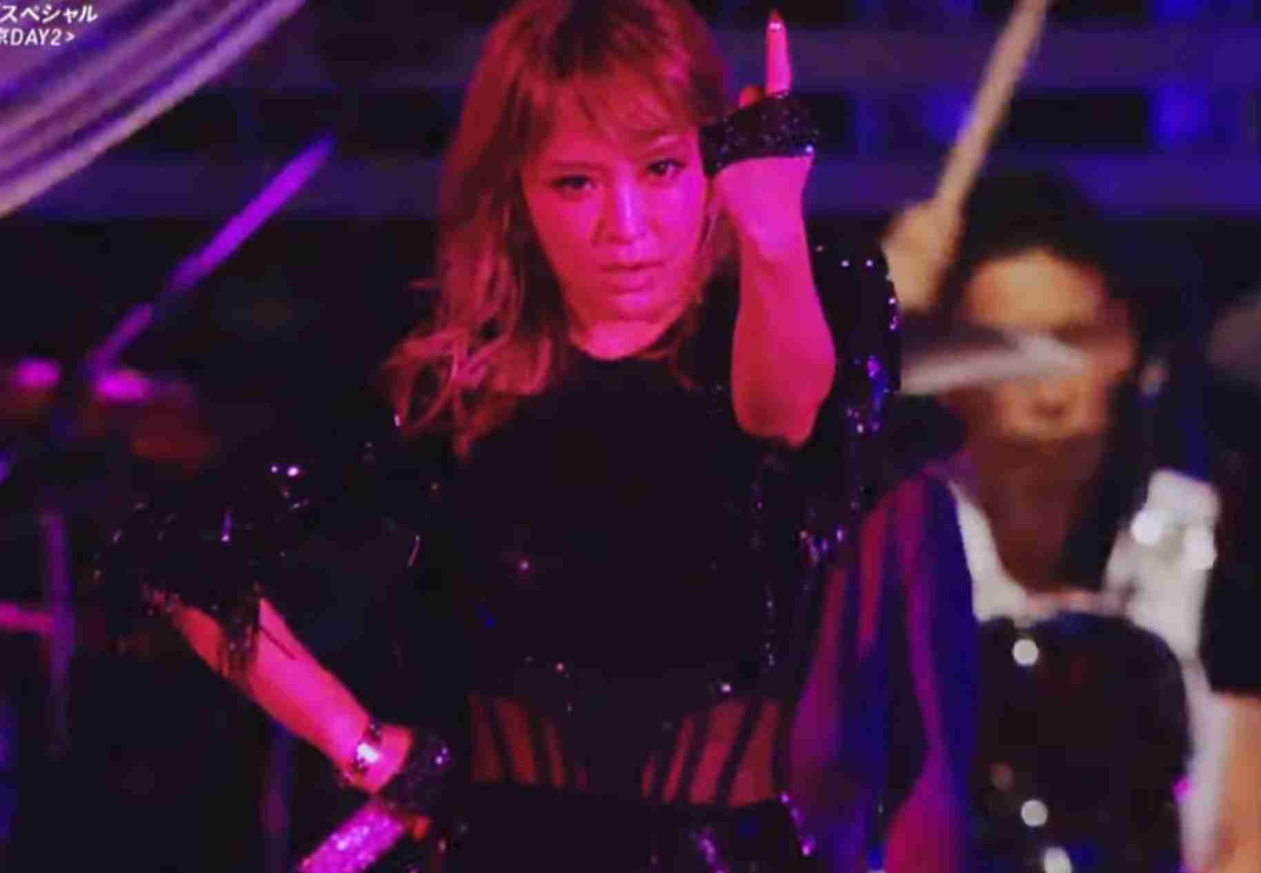 浜崎あゆみ、ハワイでの美脚ショット公開に「何しても可愛い」「マックが高級に見える」