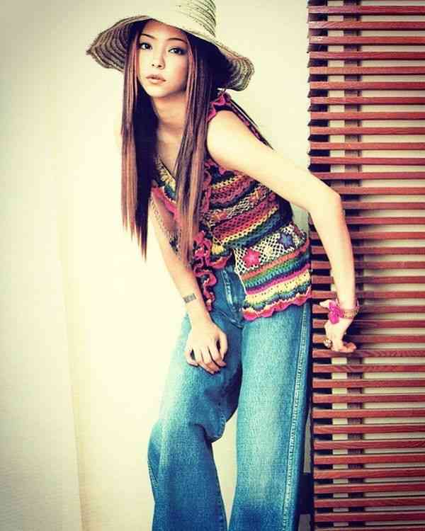 デニムにあわせるトップス