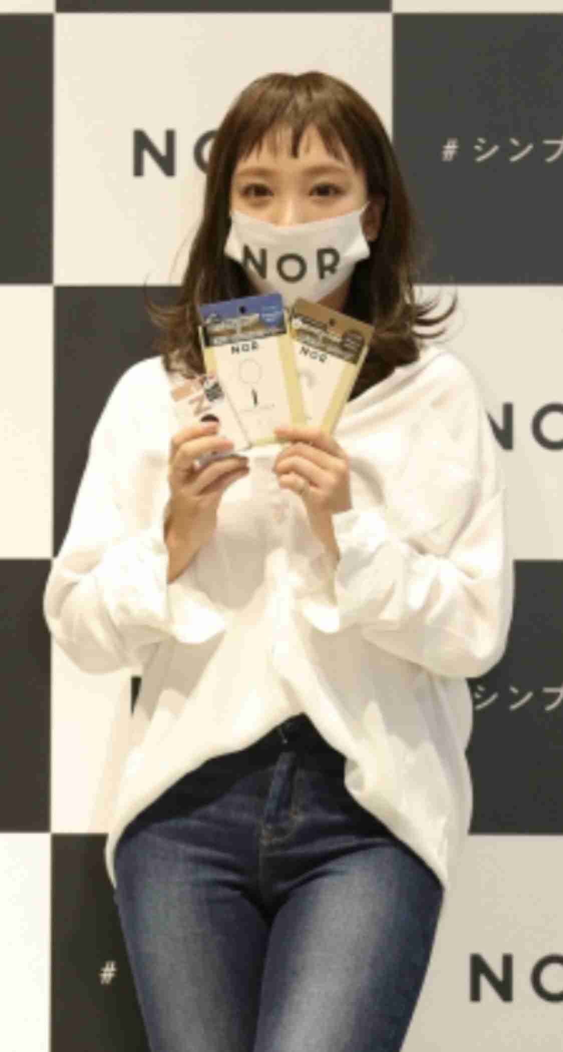 デニムにあわせるトップス