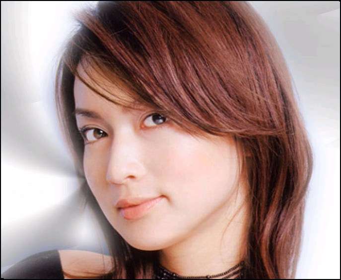 長谷川京子、ミニスカで美脚あらわ「控えめに言って、世界一綺麗」