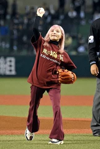 野沢直子が吉本坂46卒業を発表「両立難しくなった」