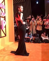 桐谷美玲、タイトなドレス姿で登場 美の秘訣は「積み重ね」