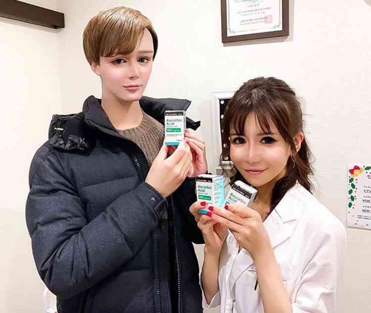 Matt、憧れの矢田亜希子&成田凌と密着ショット「朝までコースで騒ぎ過ぎた」