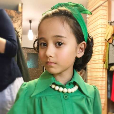 土屋アンナ　第4子次女が「天使」「そっくり」「目キラキラ」と反響 