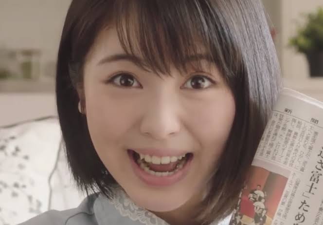 浜辺美波のあまりの可愛さにCM撮影スタッフ泣く