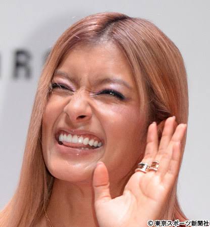ローラ、健康的な太ももが艶めかしいとファンからは称賛の嵐