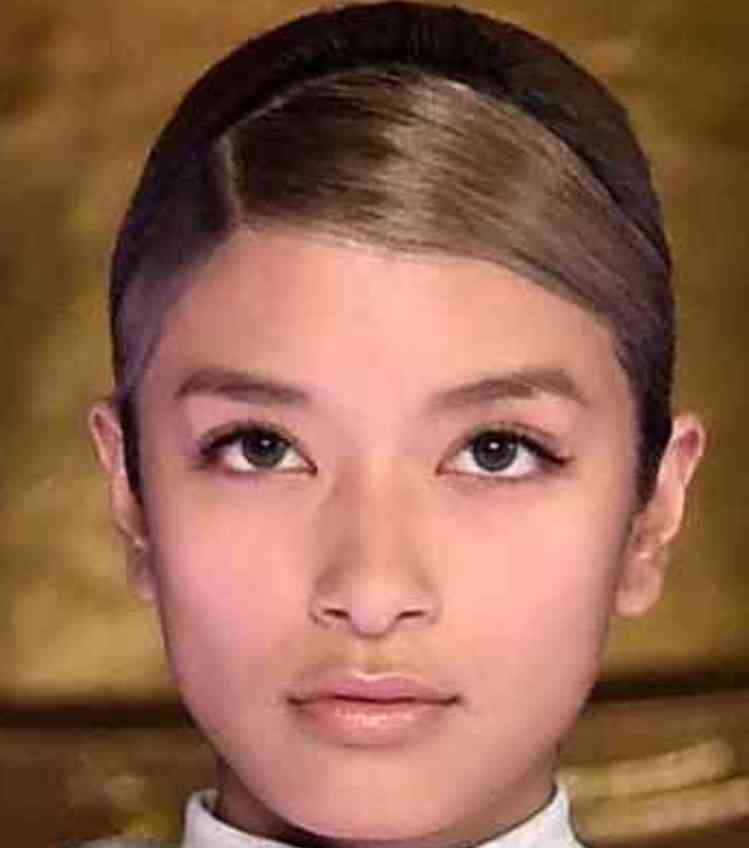 ローラ、健康的な太ももが艶めかしいとファンからは称賛の嵐