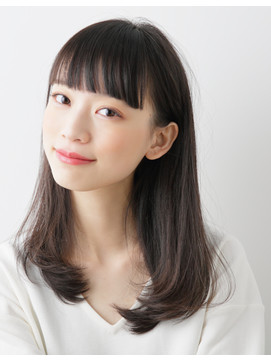 ぱっつん前髪の方〜！