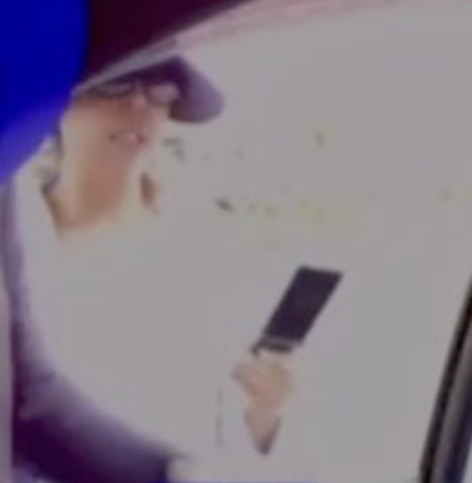 あおり・暴行男 行方わからず　警察が車を検証