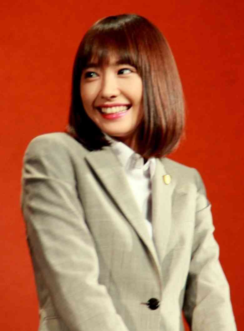 芸能人の写真でPTA会報を完成させよう