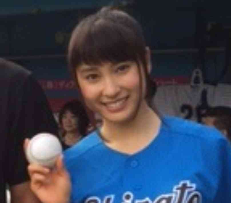 芸能人の写真でPTA会報を完成させよう