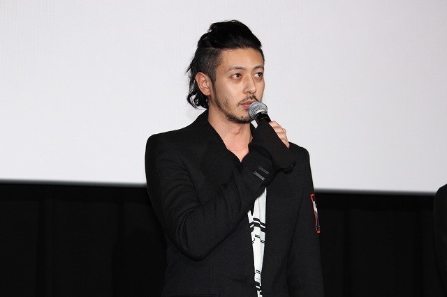 芸能人の写真でPTA会報を完成させよう