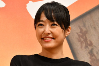 芸能人の写真でPTA会報を完成させよう