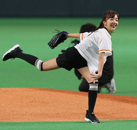 始球式やった有名人が見たい