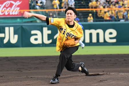 始球式やった有名人が見たい