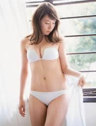 SKE48大場美奈、バストあらわな衝撃カット解禁 重版決定でSKE48初の快挙「女の子でも気に入ってもらえる…」