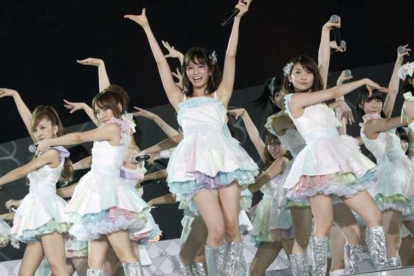 AKB48「原点回帰」鮮明に　4年ぶり単独ツアーに見えた「会いに行けるアイドル」復活