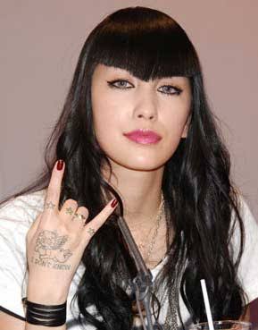 話題のあの人に似てるの声も!? 中島美嘉、夏らしいオトナショートに絶賛の声