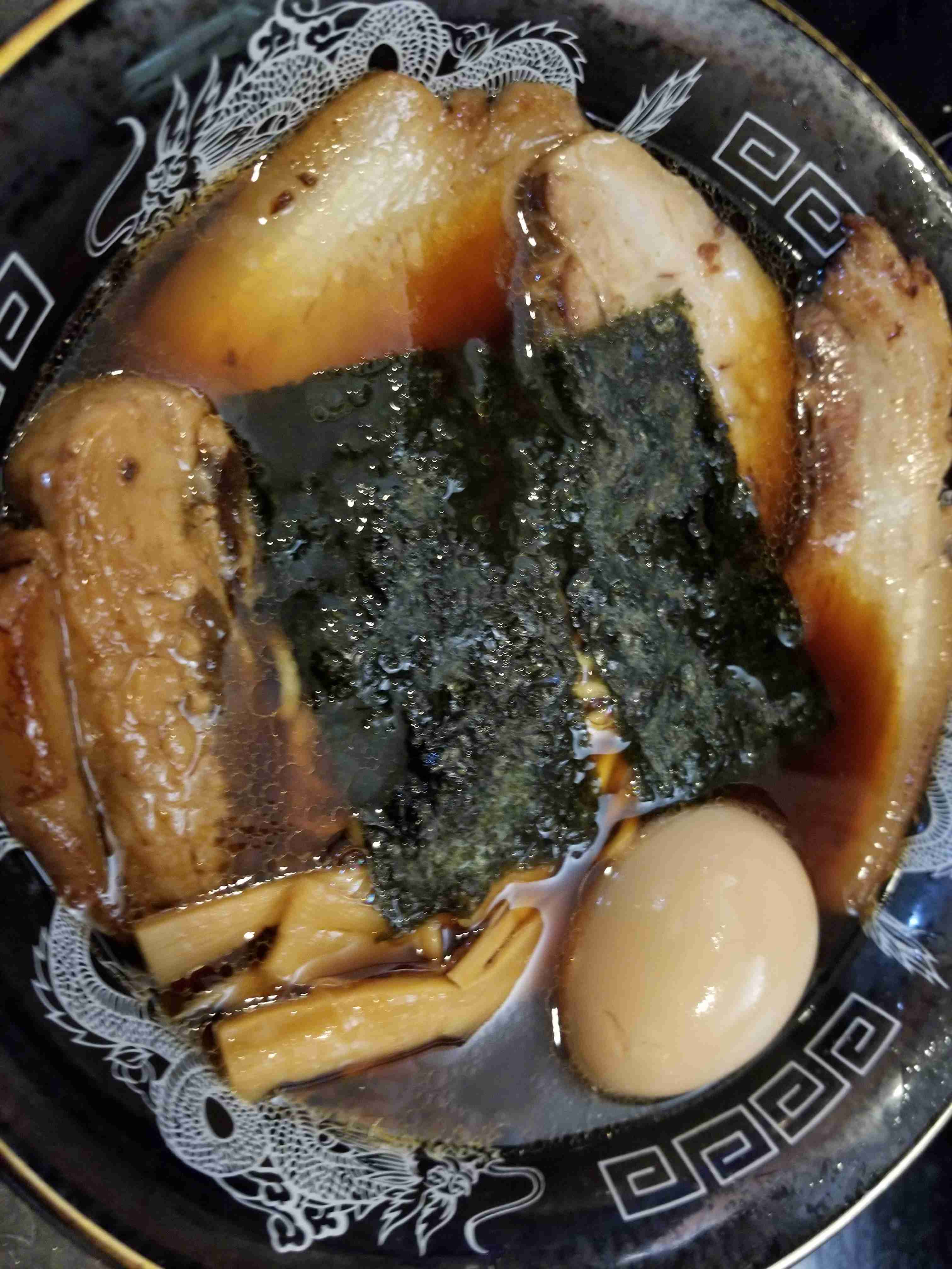 日本各地のグルメを貼りお腹を空かせるトピ