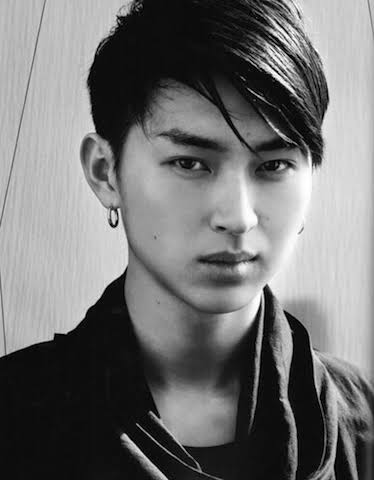 松田翔太、引き締まった“筋肉美背中”公開「SEXY」「惚れる」とファン歓喜