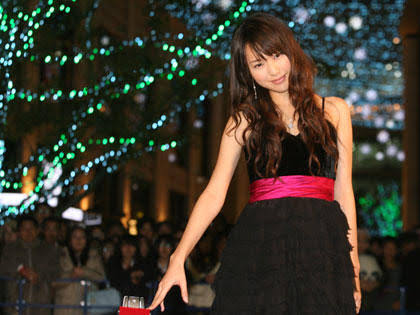 戸田恵梨香、誕生日を迎え記念ショット公開　比嘉愛未「おめでとう」