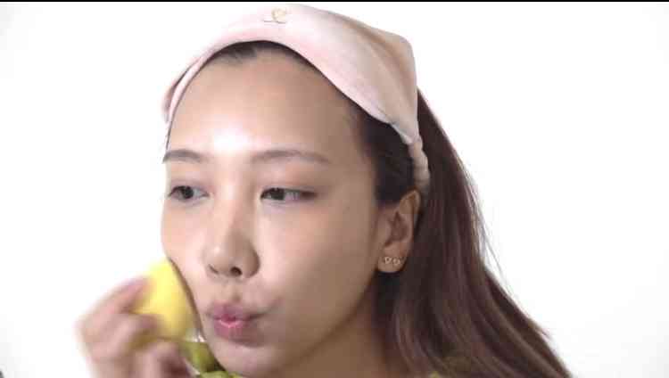 ざわちん、映像での顔面が